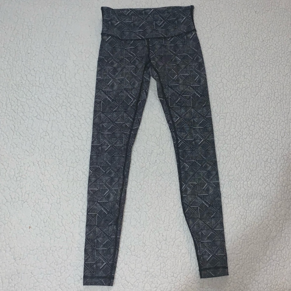 NWOT Lululemon wunder under